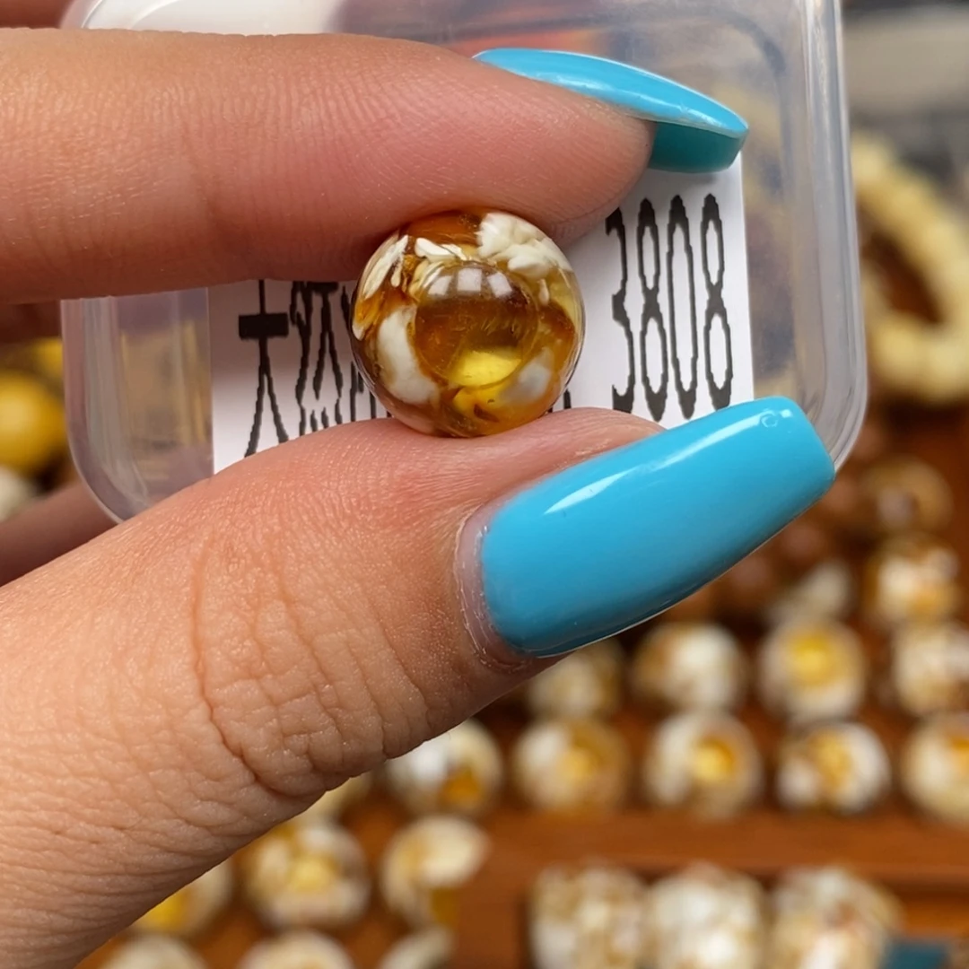 蜜蜡未镶嵌珠宝奇石3808