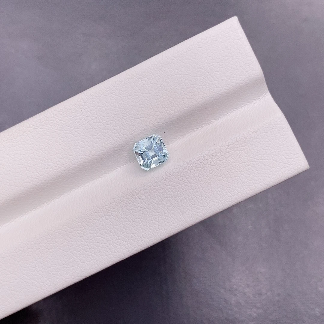 裸石海蓝宝石1.06克拉