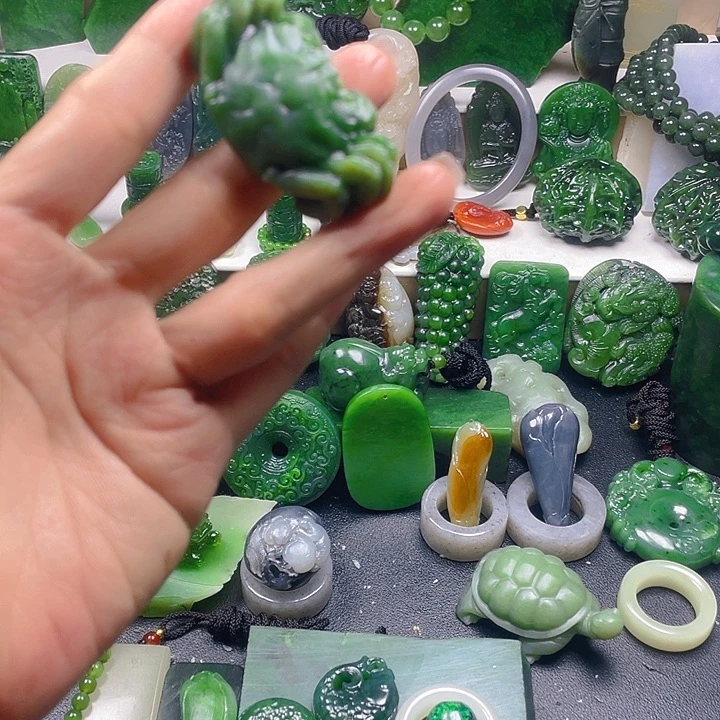 和田玉未镶嵌珠宝半成品