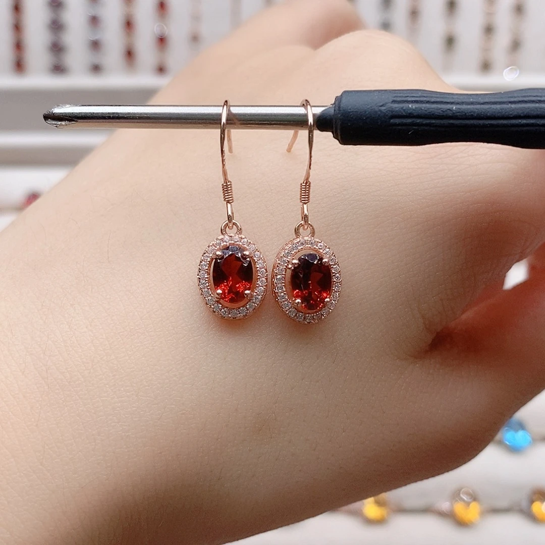 银S925镶嵌耳钉石榴石耳钉