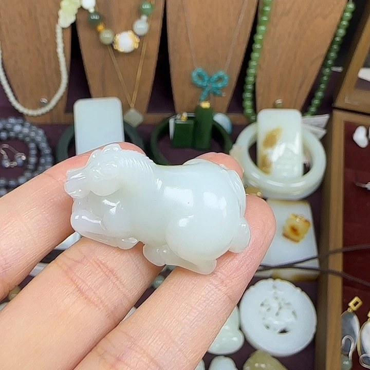 颈饰未镶嵌和田玉