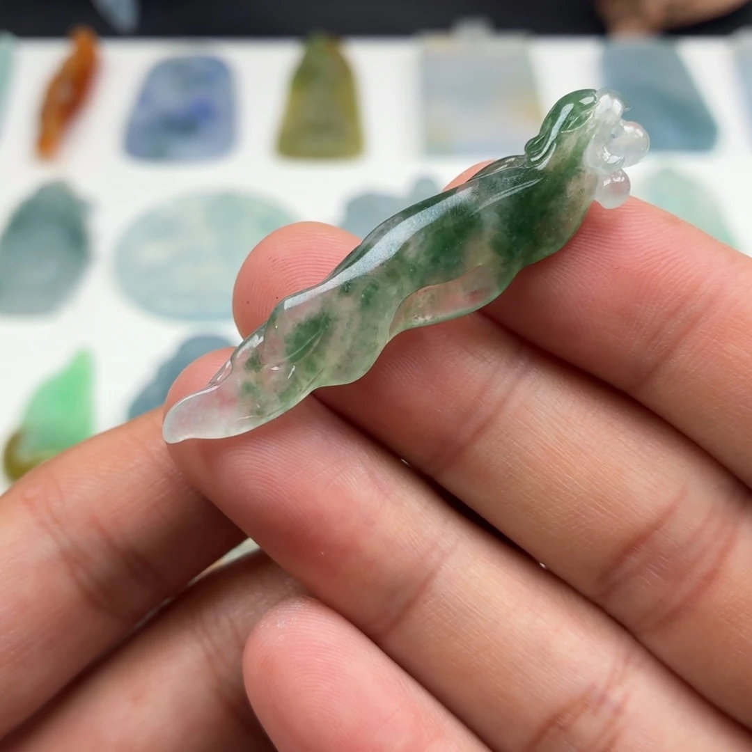 定制翡翠未镶嵌随形凤