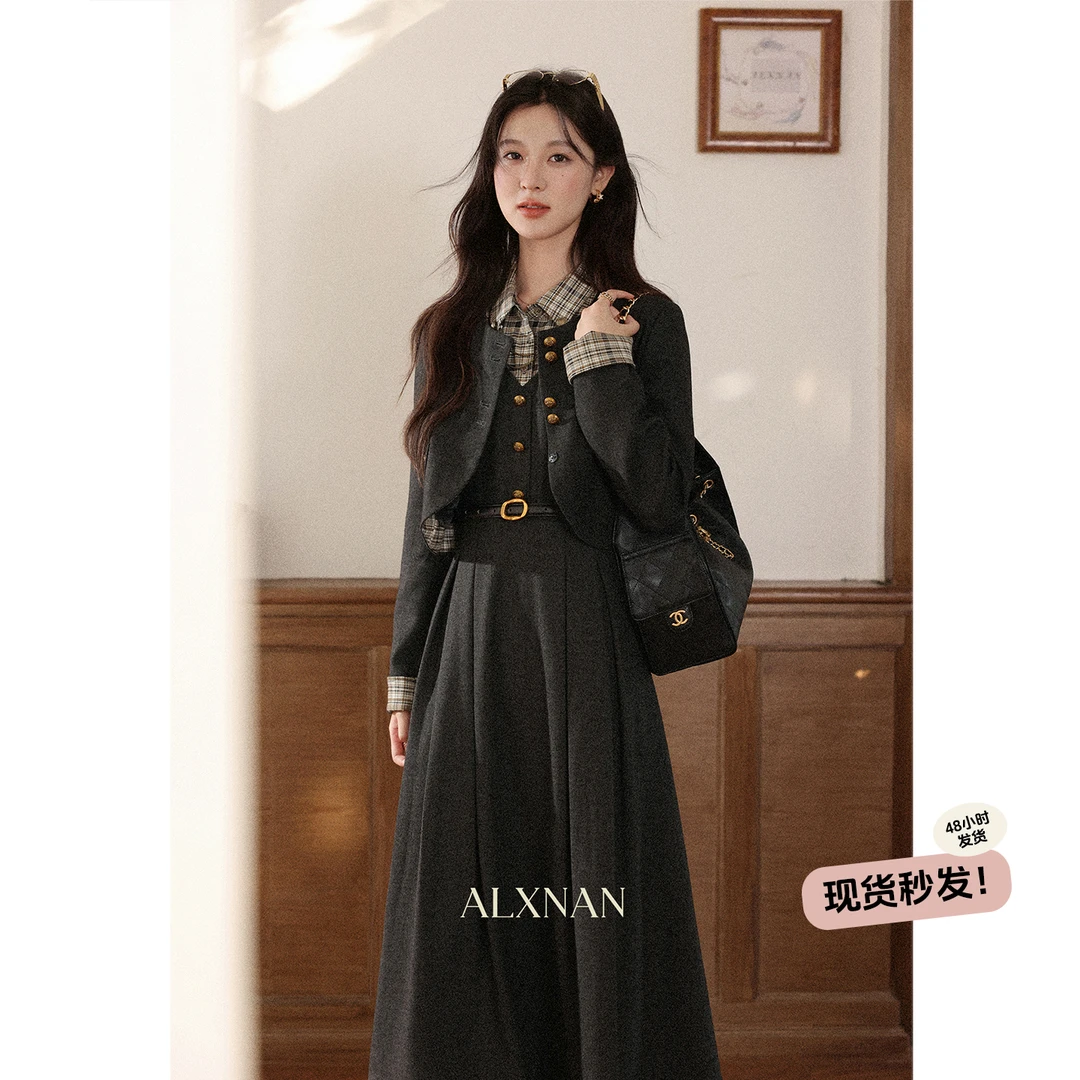 鹿向南【雅致书卷】现货V领假两件连衣裙女秋季新款通勤气质套装