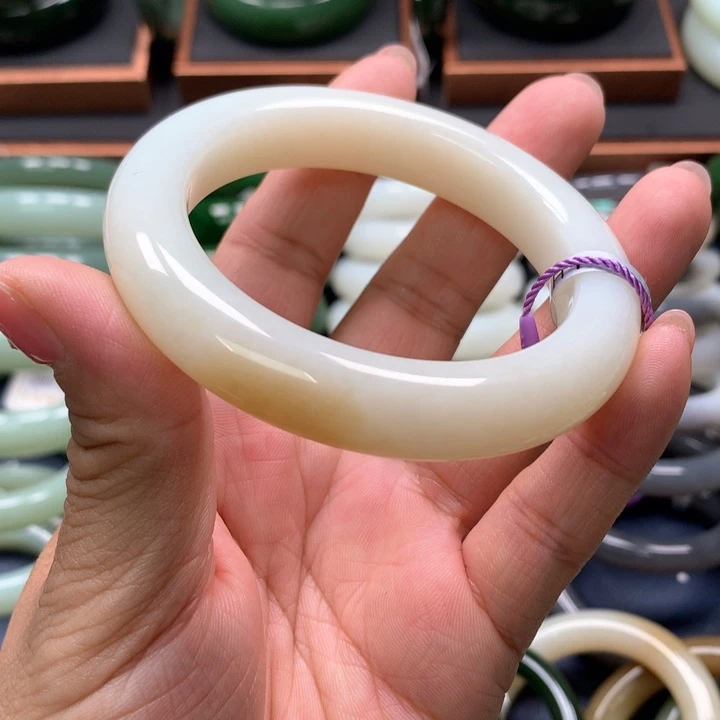 【闪购商品】未镶嵌手镯和田玉34