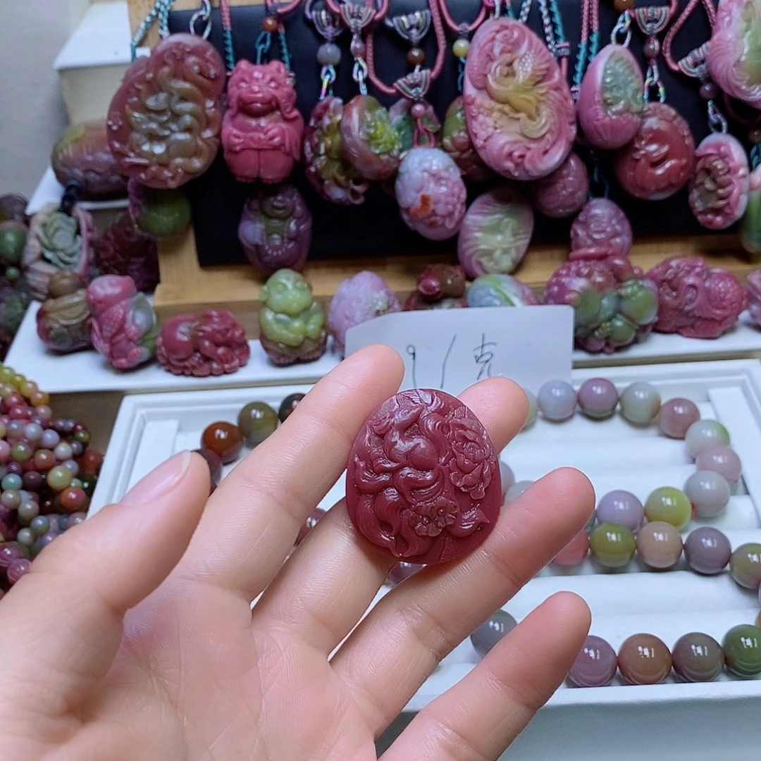 玛瑙/玉髓盐源玛瑙吊坠未镶嵌