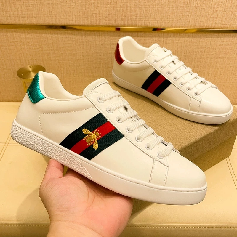 欧洲站刺绣小蜜蜂情侣款小白鞋2025夏季新款百搭潮流时尚休闲板鞋