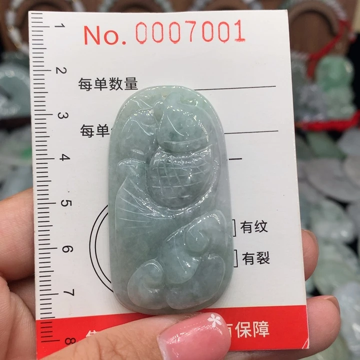 翡翠未镶嵌颈饰11
