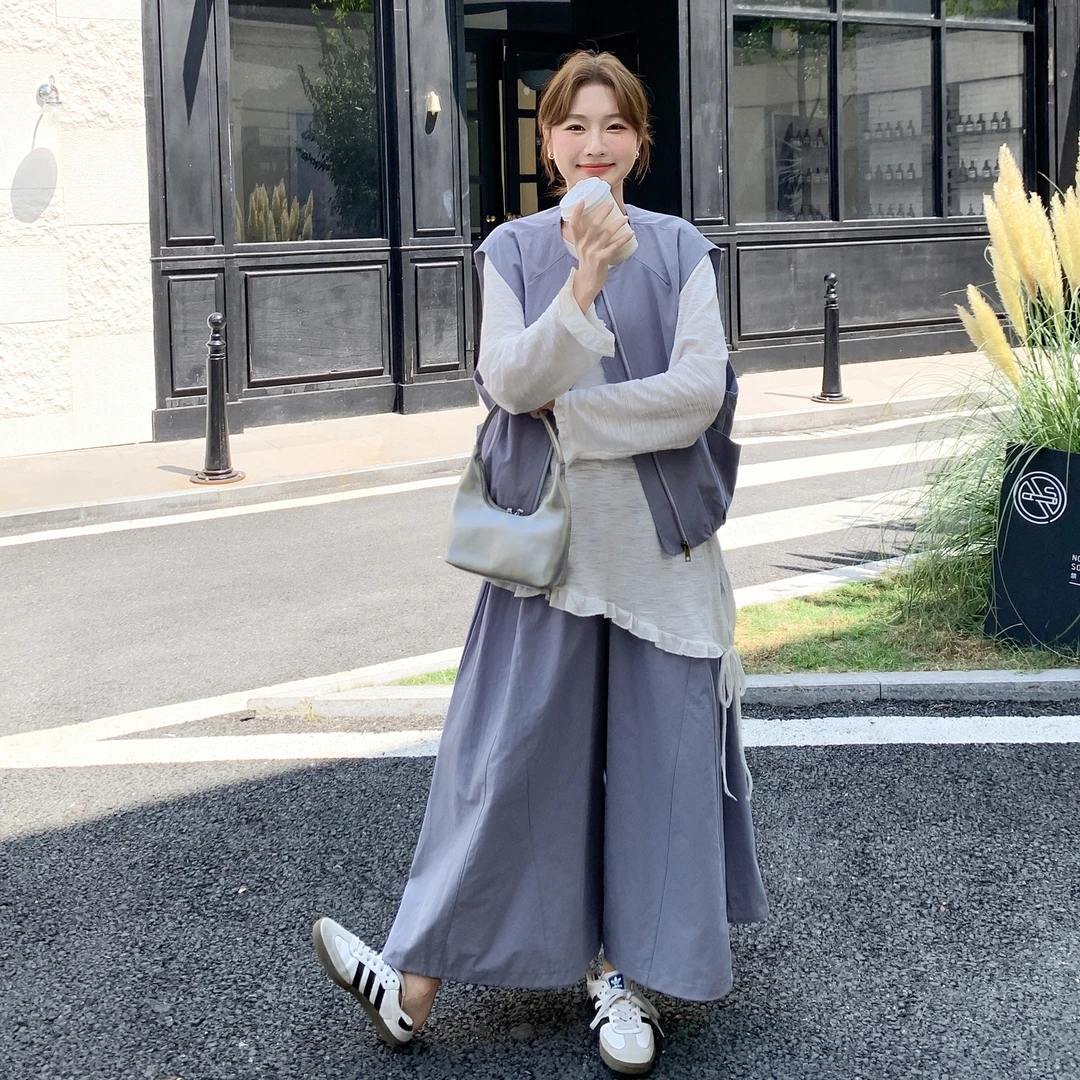 早秋独特超好看套装松弛感工装马甲阔腿裤白色不规则T恤三件套