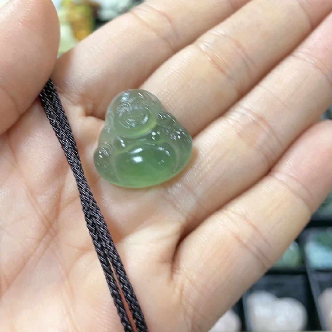 蛇纹石玉颈饰合金