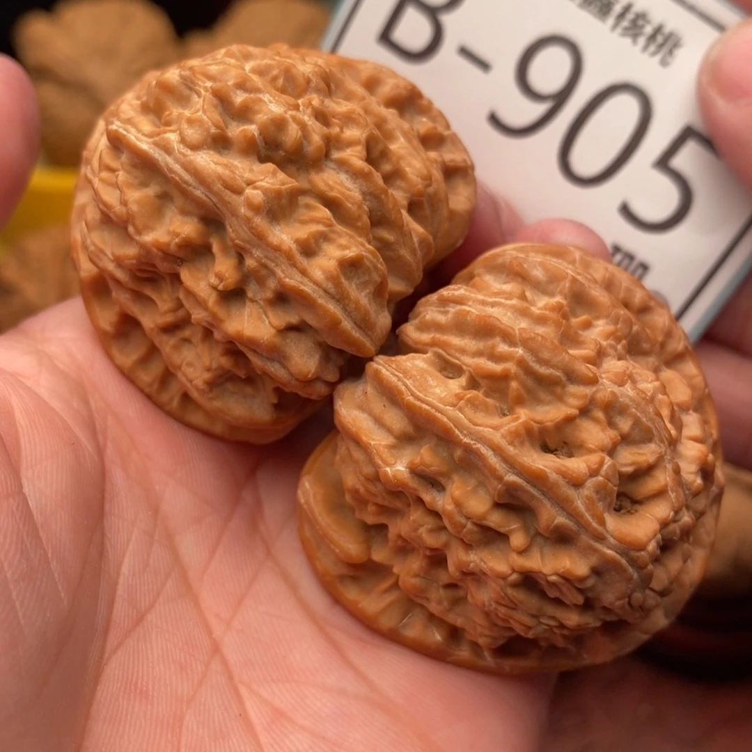 文玩核桃把件三角白43