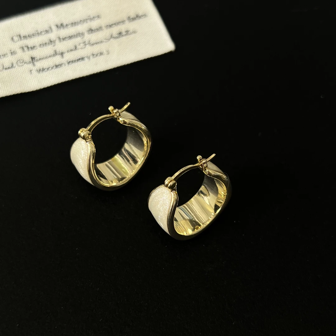 铜合金耳饰 法式白色流光耳圈134