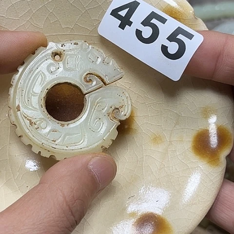 比***玉和田玉未镶嵌挂件