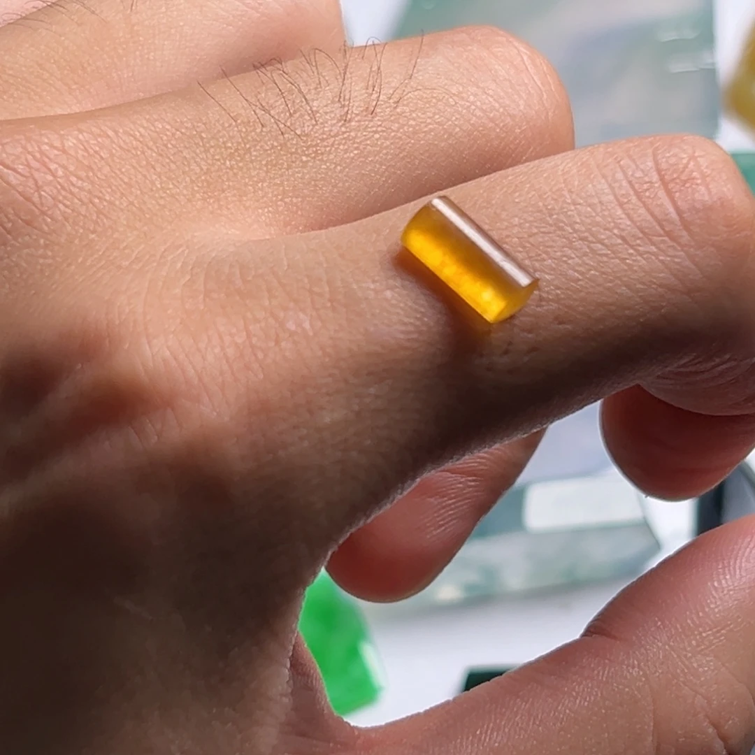 定制翡翠未镶嵌高冰种黄翡满色马鞍