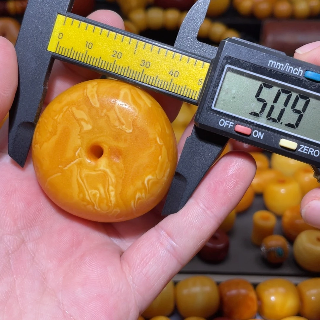 琥珀未镶嵌裸石饼子