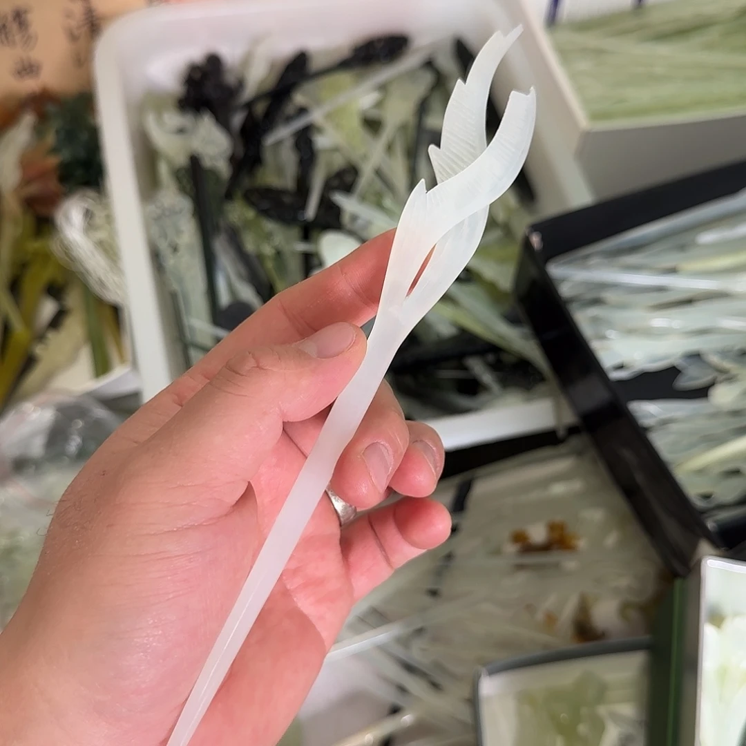 蛇纹石玉未镶嵌发饰