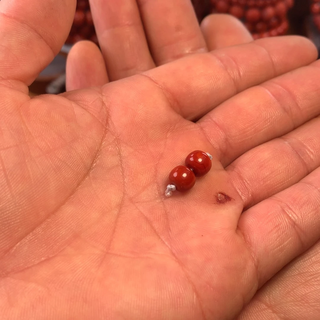 南红玛瑙配饰未镶嵌