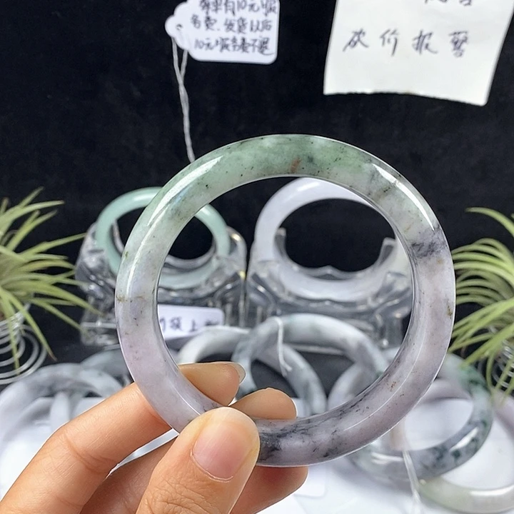 翡翠未镶嵌手镯72号。 58.5圈