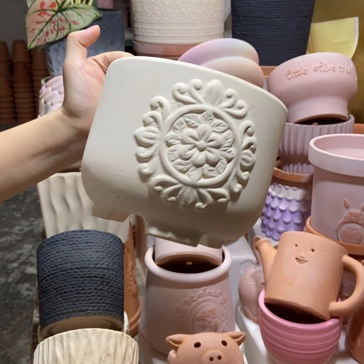 17×13白陶三脚雕花 粗陶1个（吸土色）
