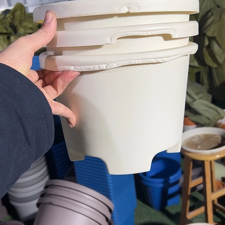 微瑕米白坏大口圆球根26外径19高3个盆