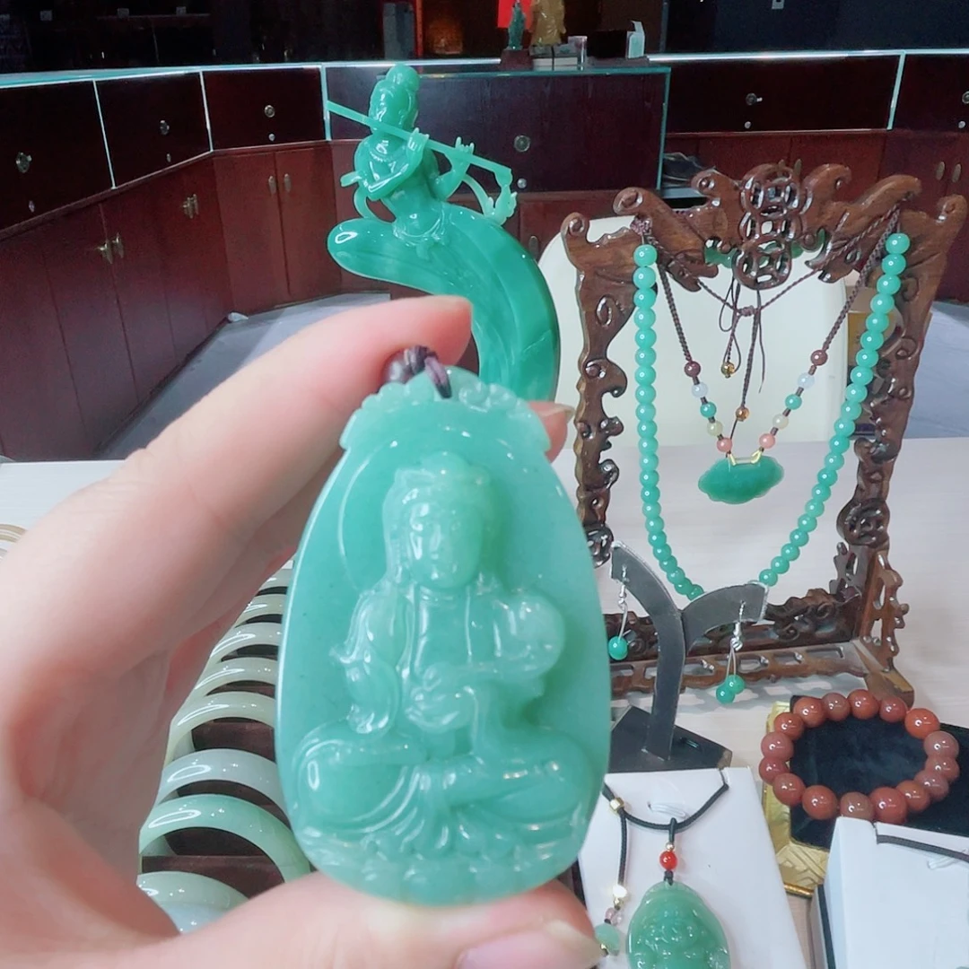 密玉（石英质玉）未镶嵌颈饰