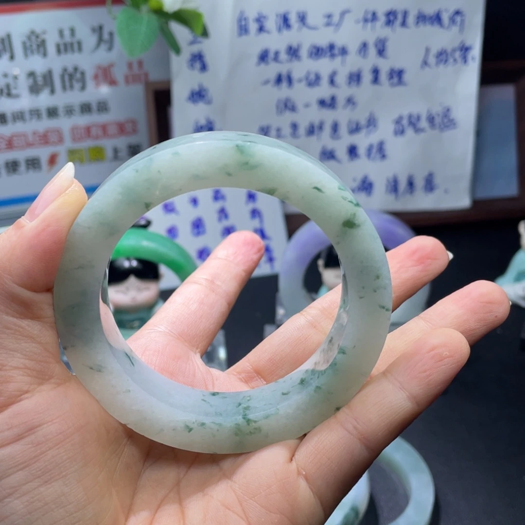 柚***叶定制翡翠未镶嵌翡翠