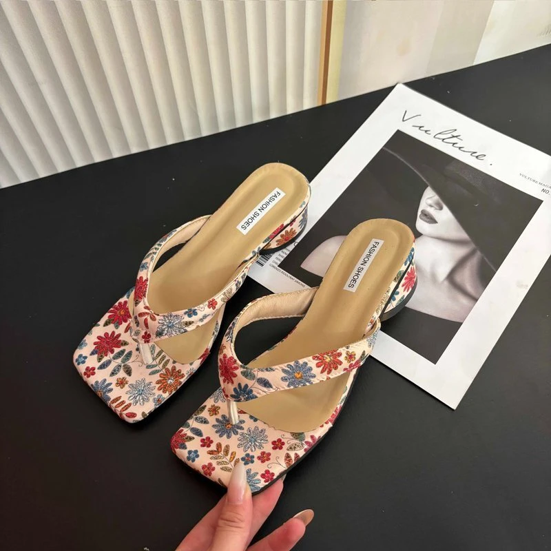 人字拖女2024夏季新款凉拖鞋外穿时尚女士夹脚拖鞋法式小碎花凉鞋