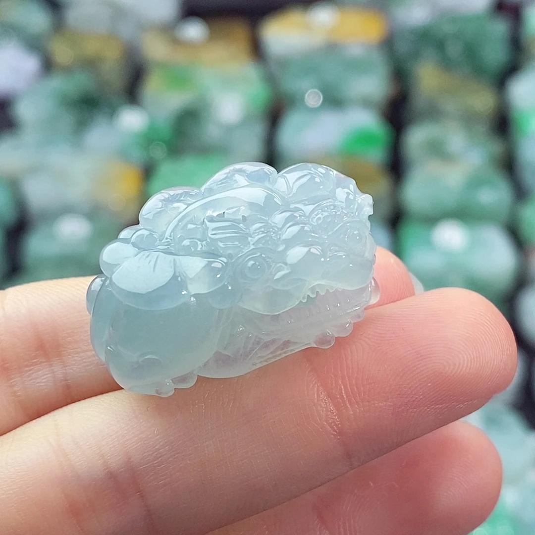 颈饰未镶嵌翡翠天然