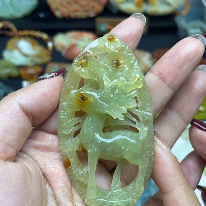 蛇纹石玉未镶嵌颈饰