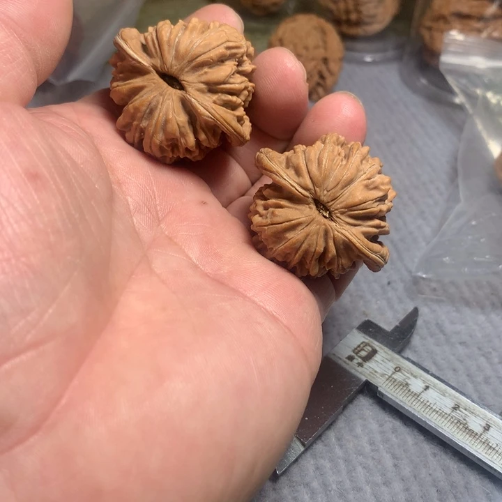文玩核桃吊坠楼子