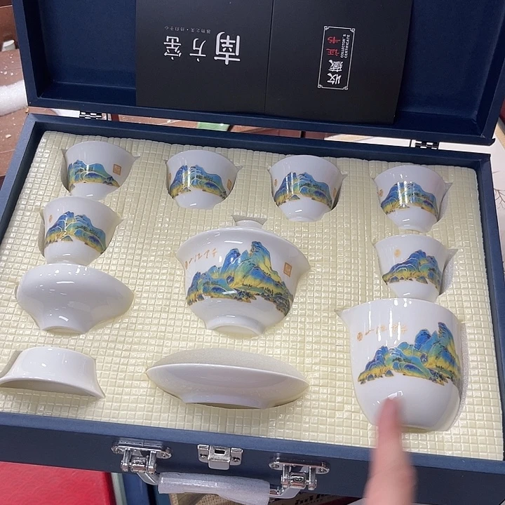 孤品茶具套装等。