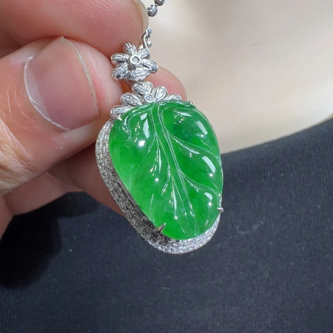 翡翠吊坠(不含链)18K金镶嵌