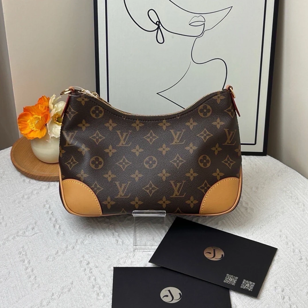 95新 LouisVuitton/路易威登 黄牛角 芯片款/JW7598