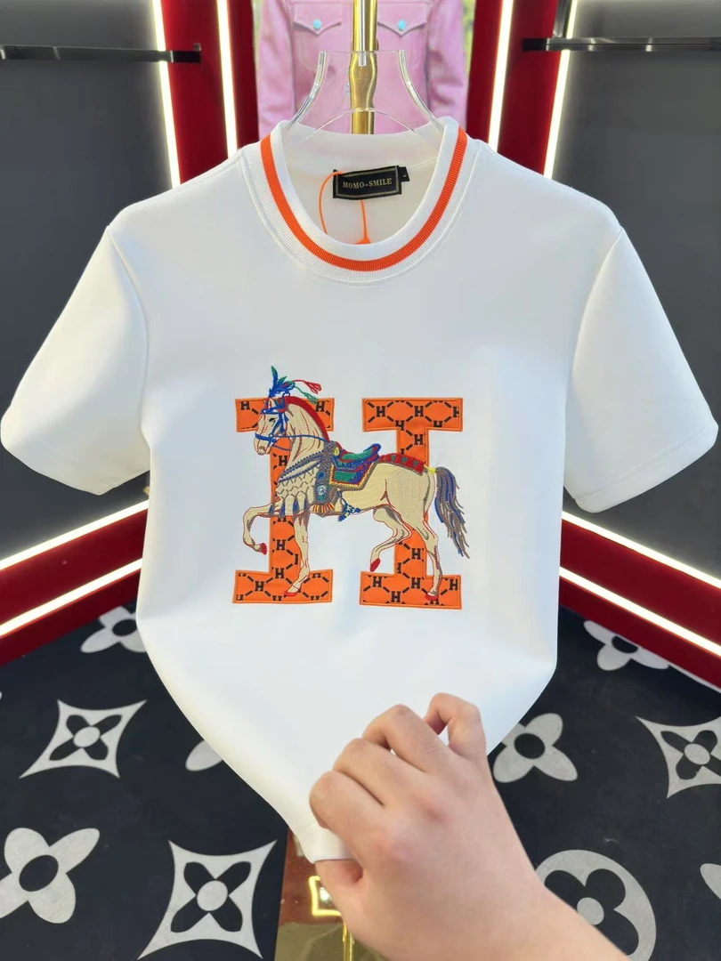 【CCS】2025夏季新款圓領輕奢休閑半袖修身轻奢休闲刺繡T恤款9082款