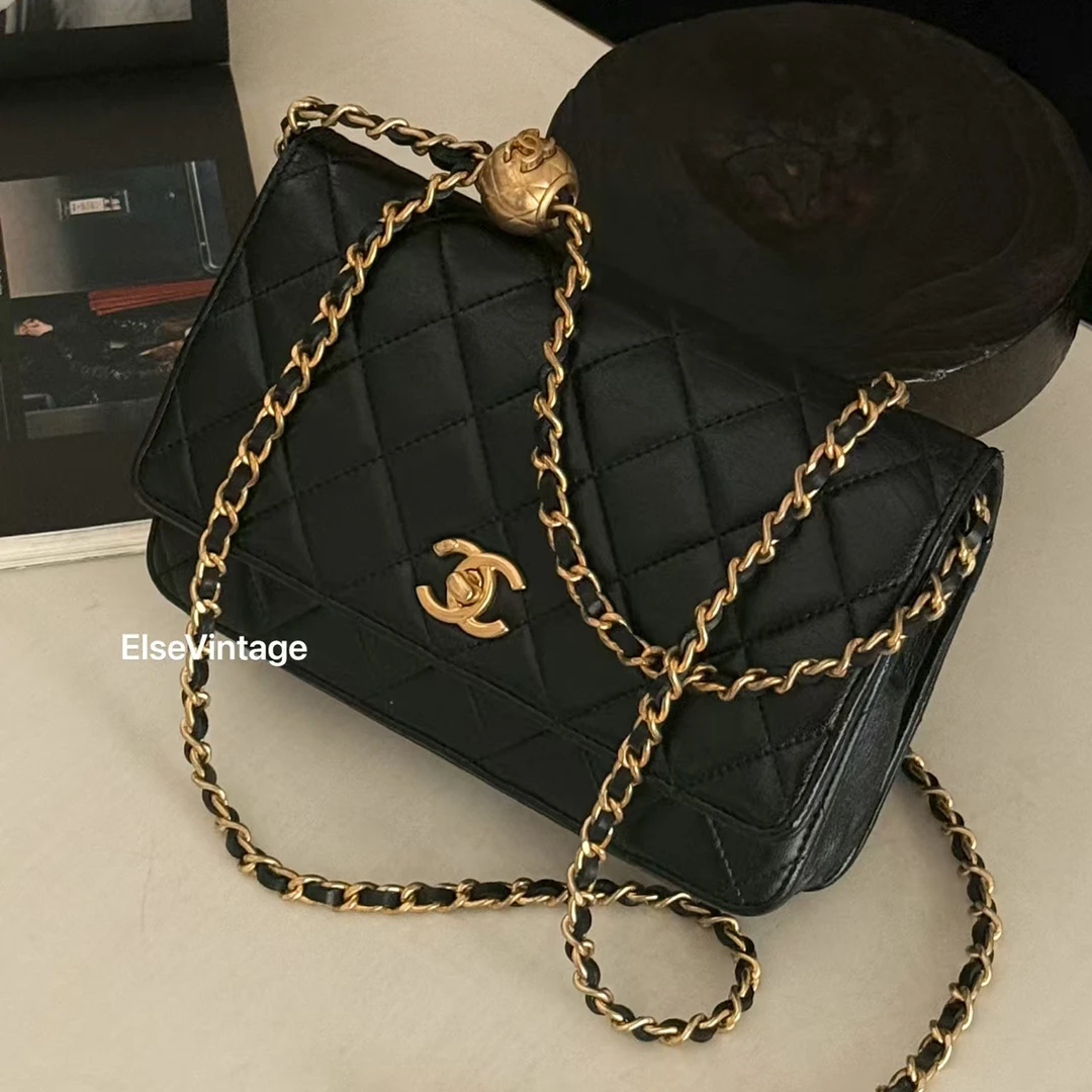 95新 Chanel/香奈儿 Chanel黑金金球书包扣woc包