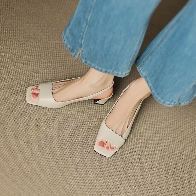 轻奢鞋子新款夏季方头粗跟凉鞋女气质中跟后绊带TpR底牛皮鞋