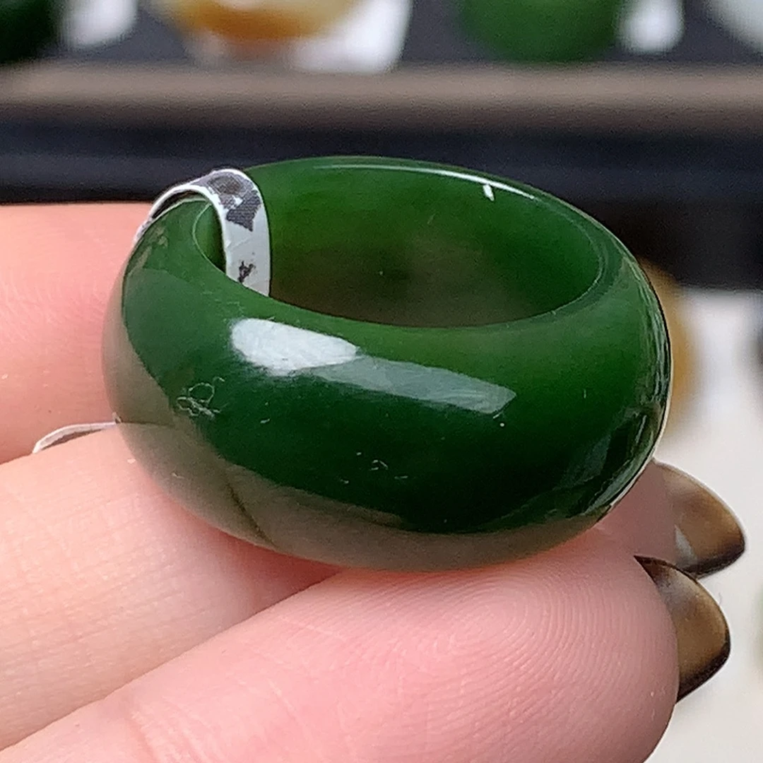 未镶嵌戒指和田玉