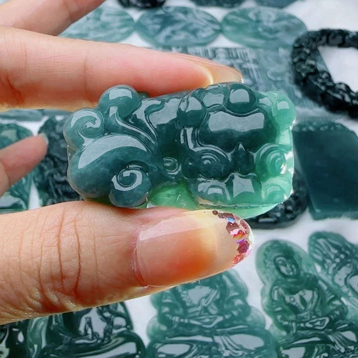 翡翠未镶嵌颈饰多样性发货天然的A货翡翠