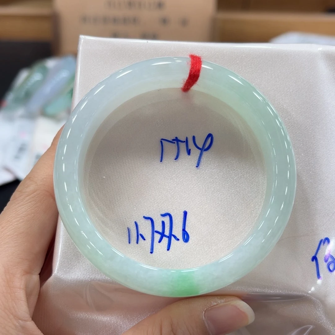 未镶嵌手镯翡翠翡翠