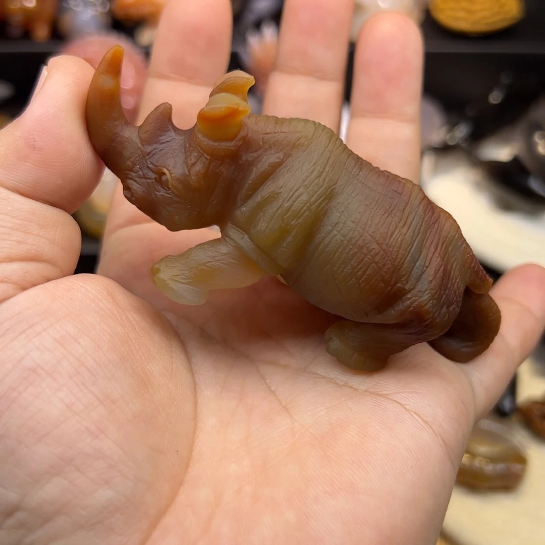 泽***锴玛瑙/玉髓未镶嵌手玩摆件