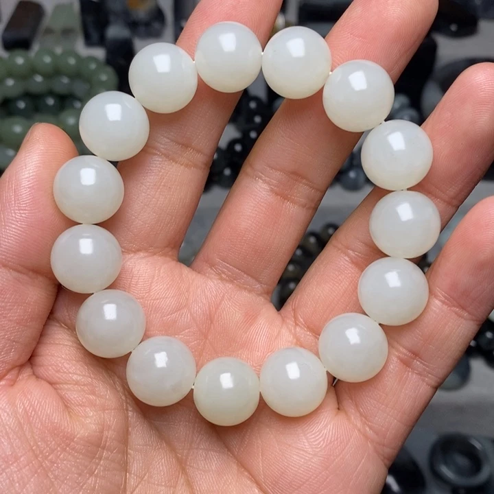 非***生和田玉（白玉）未镶嵌颈饰