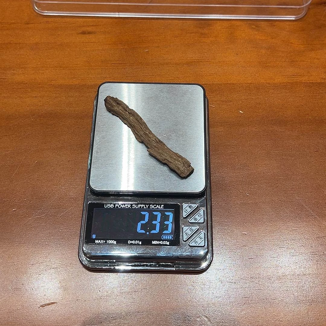 沉香沉香碎屑越南红土2.3g