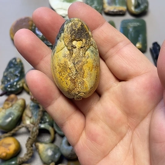 加***林岫岩河磨玉（透闪石质玉）未镶嵌挂件