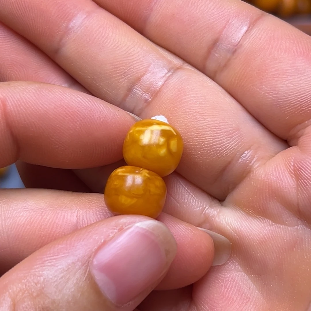 刘***干蜜蜡未镶嵌吊坠(不含链)