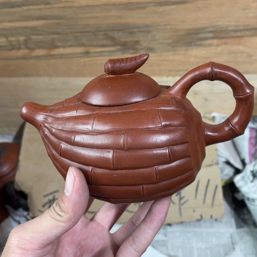 茶壶紫砂老厂紫砂壶一件。