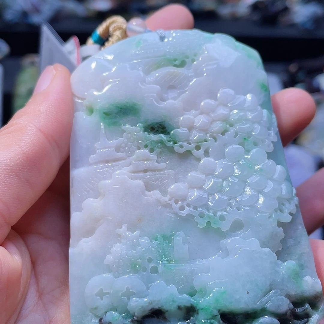 颈饰未镶嵌翡翠一个