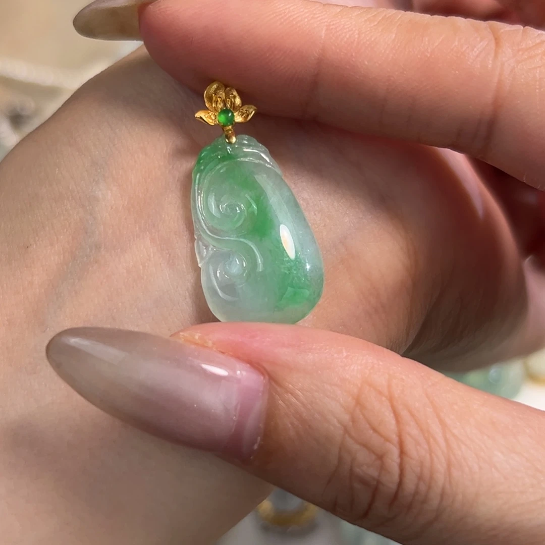 颈饰未镶嵌翡翠如意