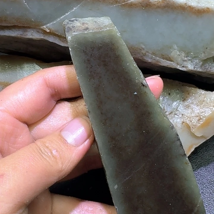 和田玉未镶嵌珠宝半成品