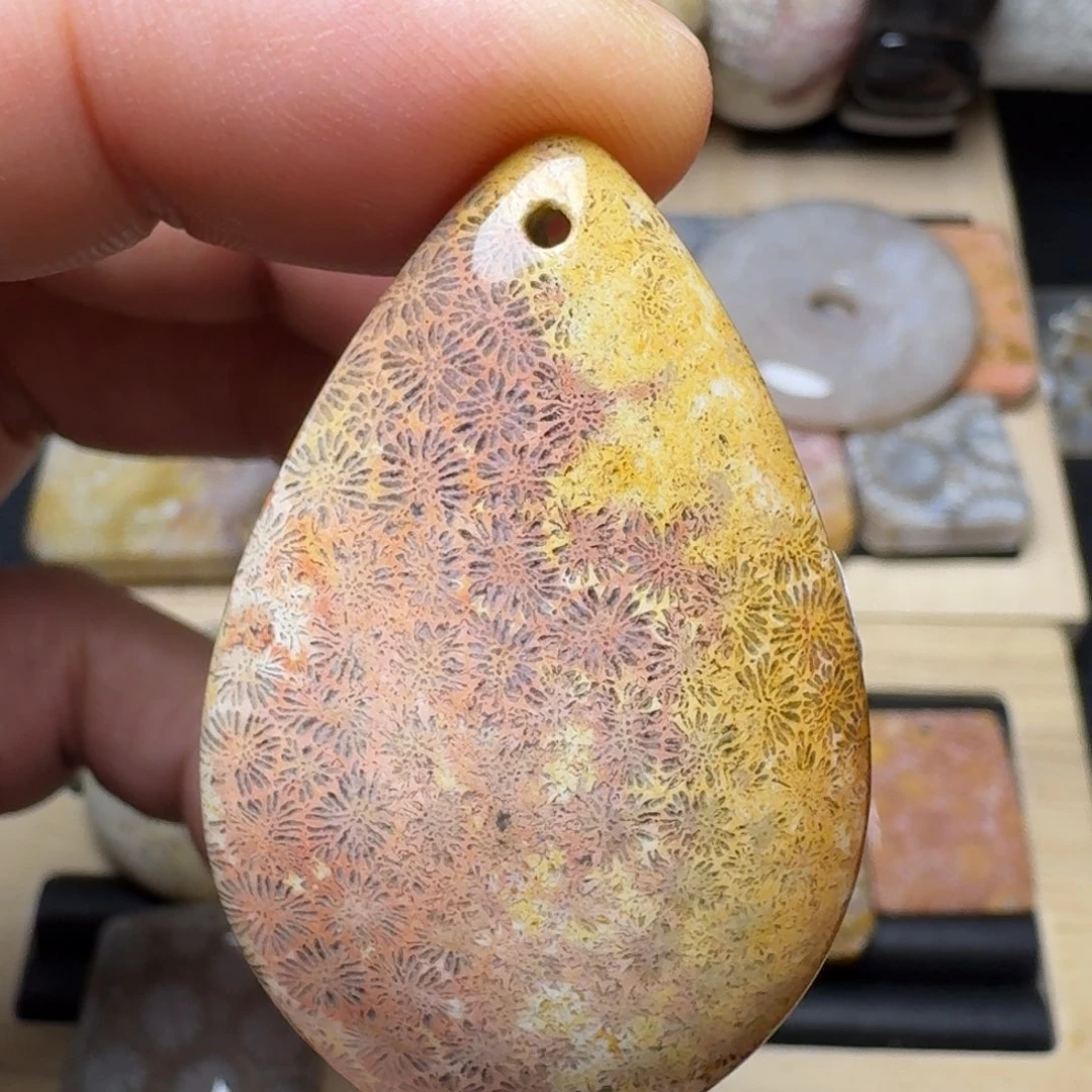 硅化玉未镶嵌纯天然色有机玉石保真色