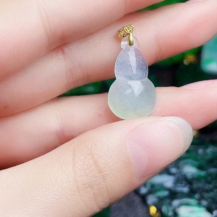 翡翠18K金镶嵌颈饰多样性