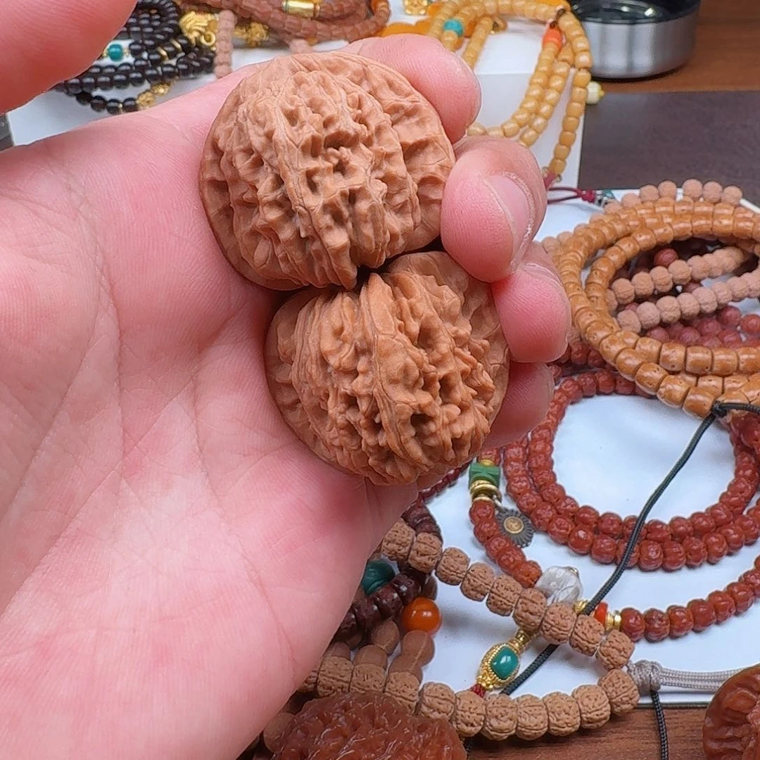 文玩核桃吊坠?**C四座楼核桃